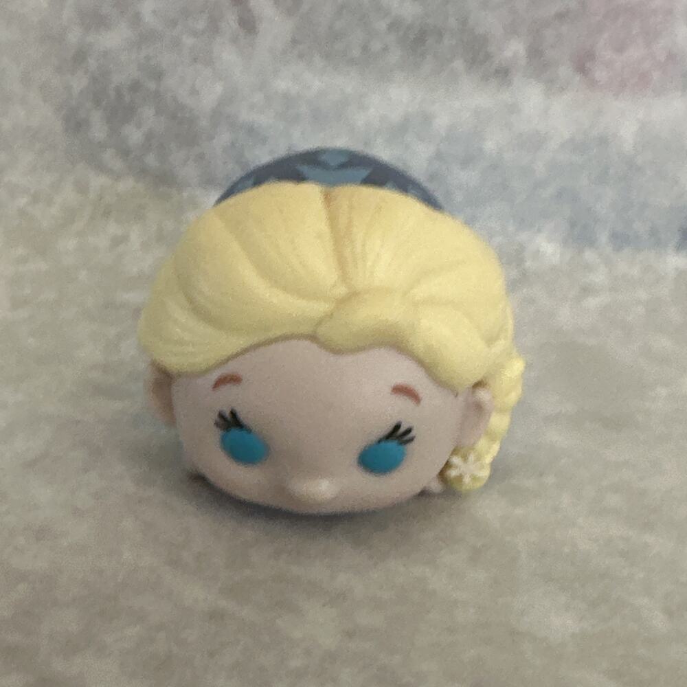 Disney Tsum Tsum Elsa Large Size Collectible Figure Preowned (O)